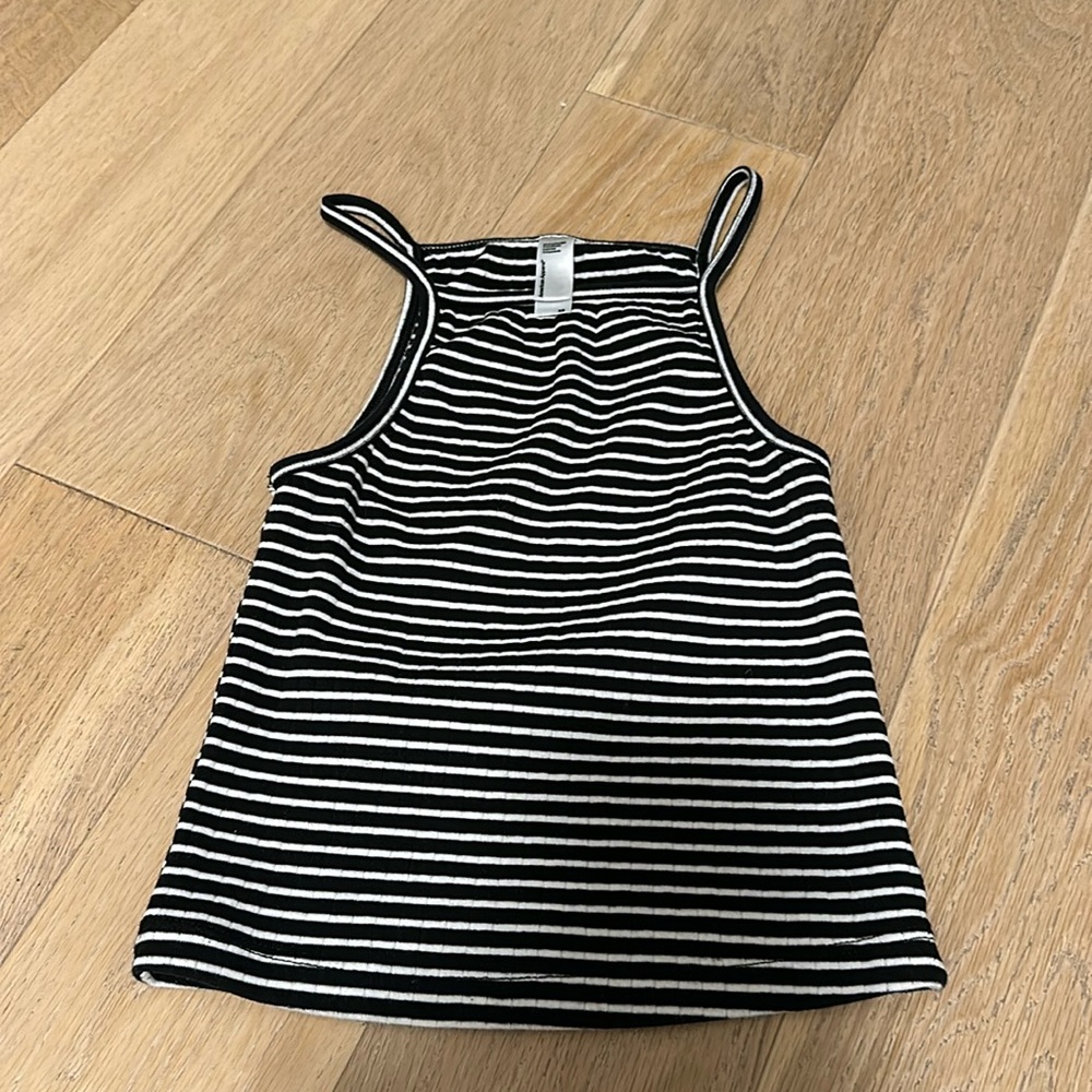 Black and white crop top
